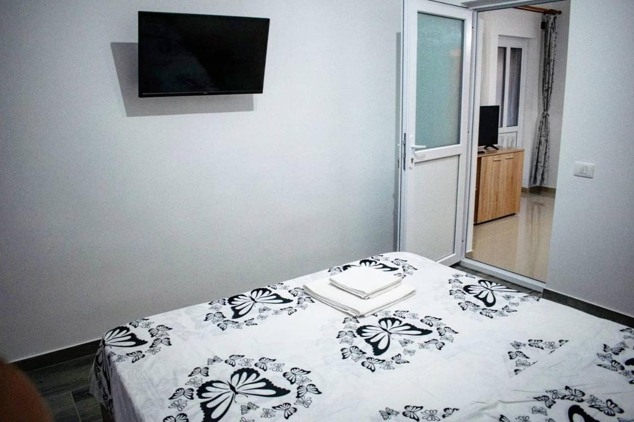 Casa Adrian Hotell Corbu  Eksteriør bilde