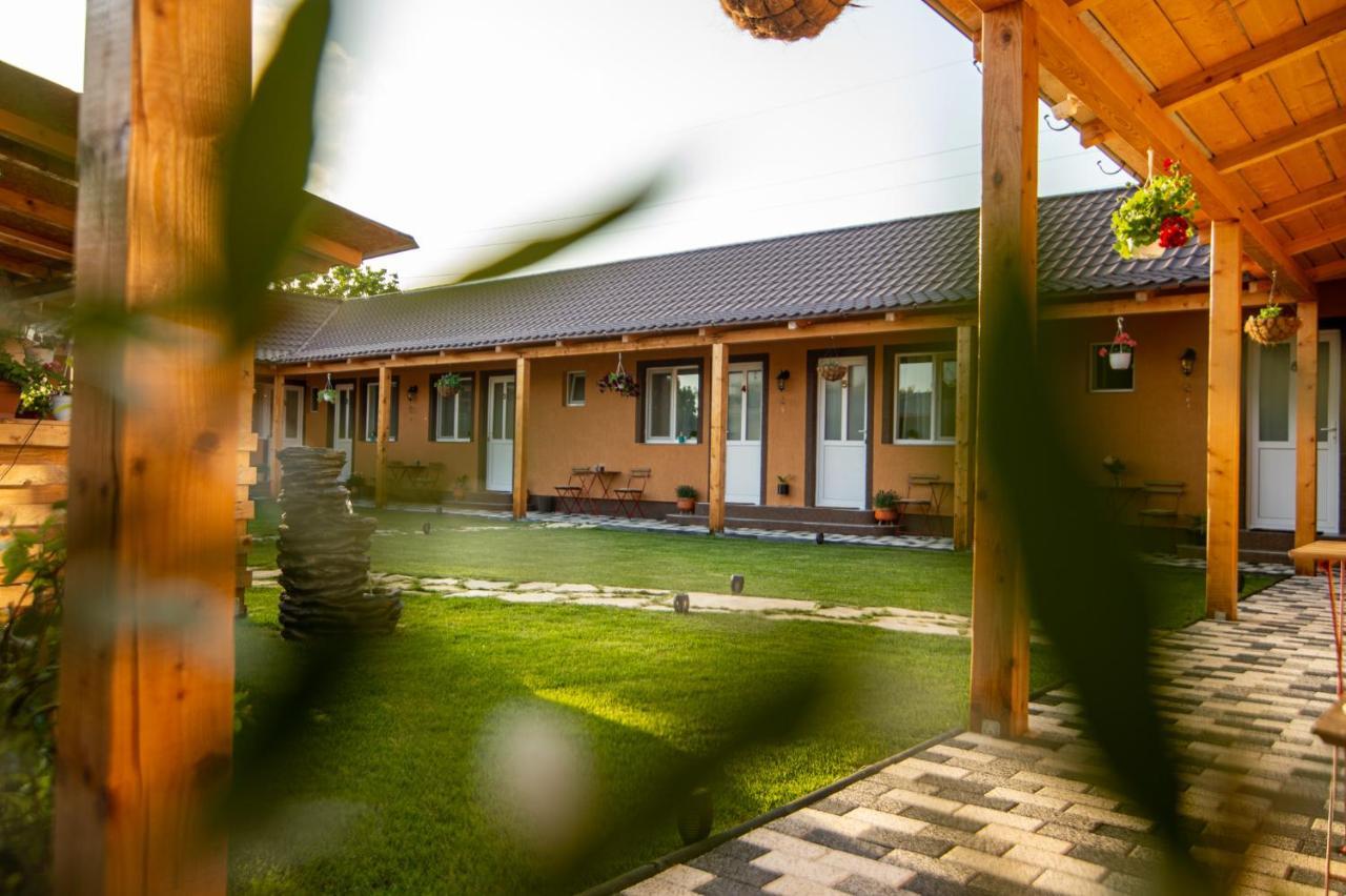 Casa Adrian Hotell Corbu  Eksteriør bilde