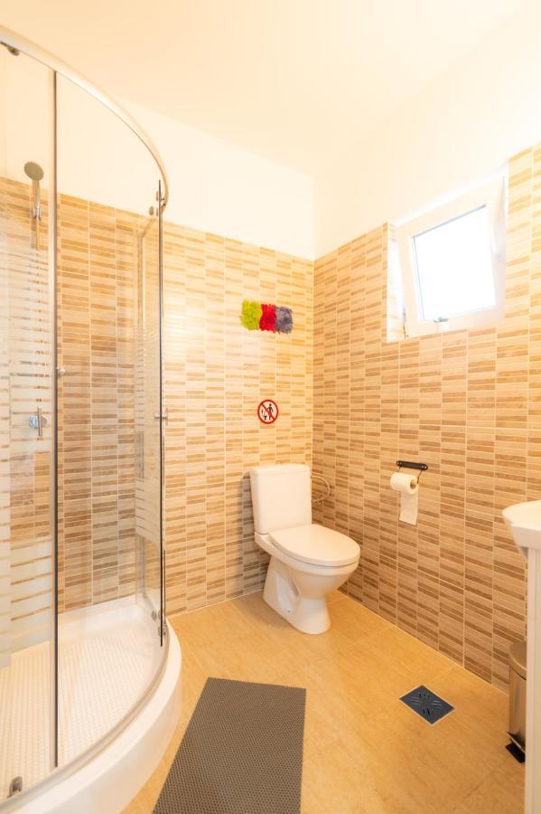 Casa Adrian Hotell Corbu  Eksteriør bilde