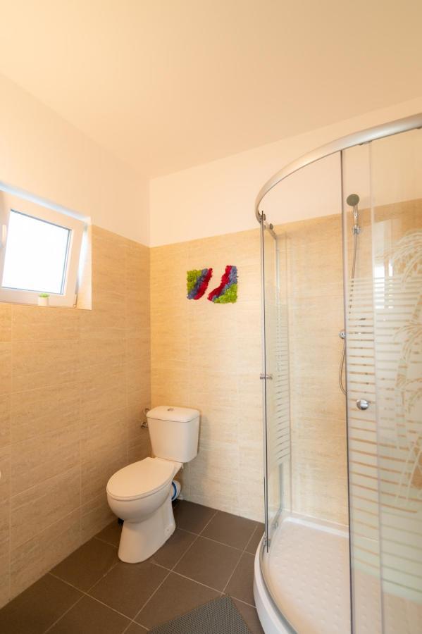 Casa Adrian Hotell Corbu  Eksteriør bilde