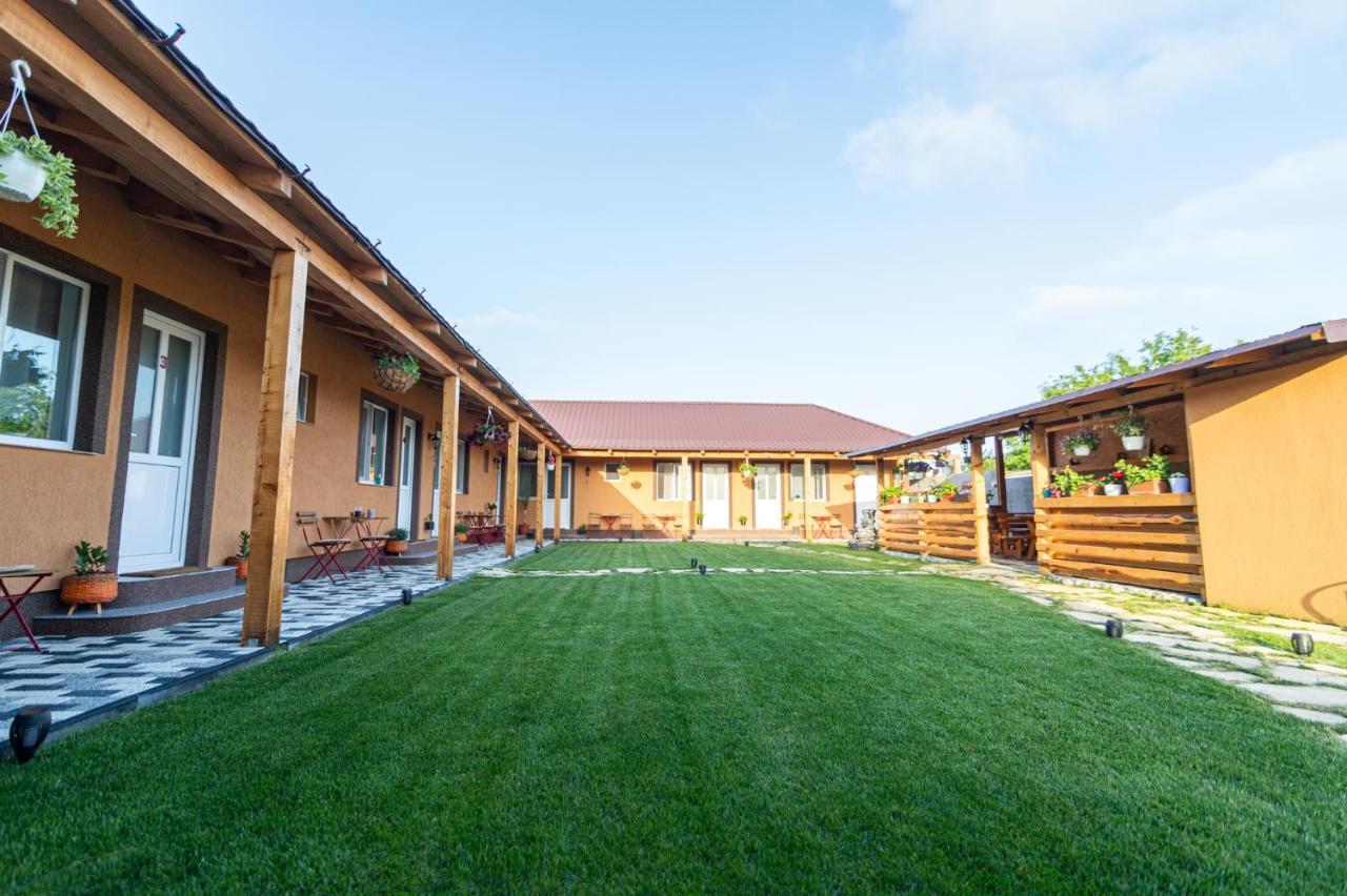 Casa Adrian Hotell Corbu  Eksteriør bilde